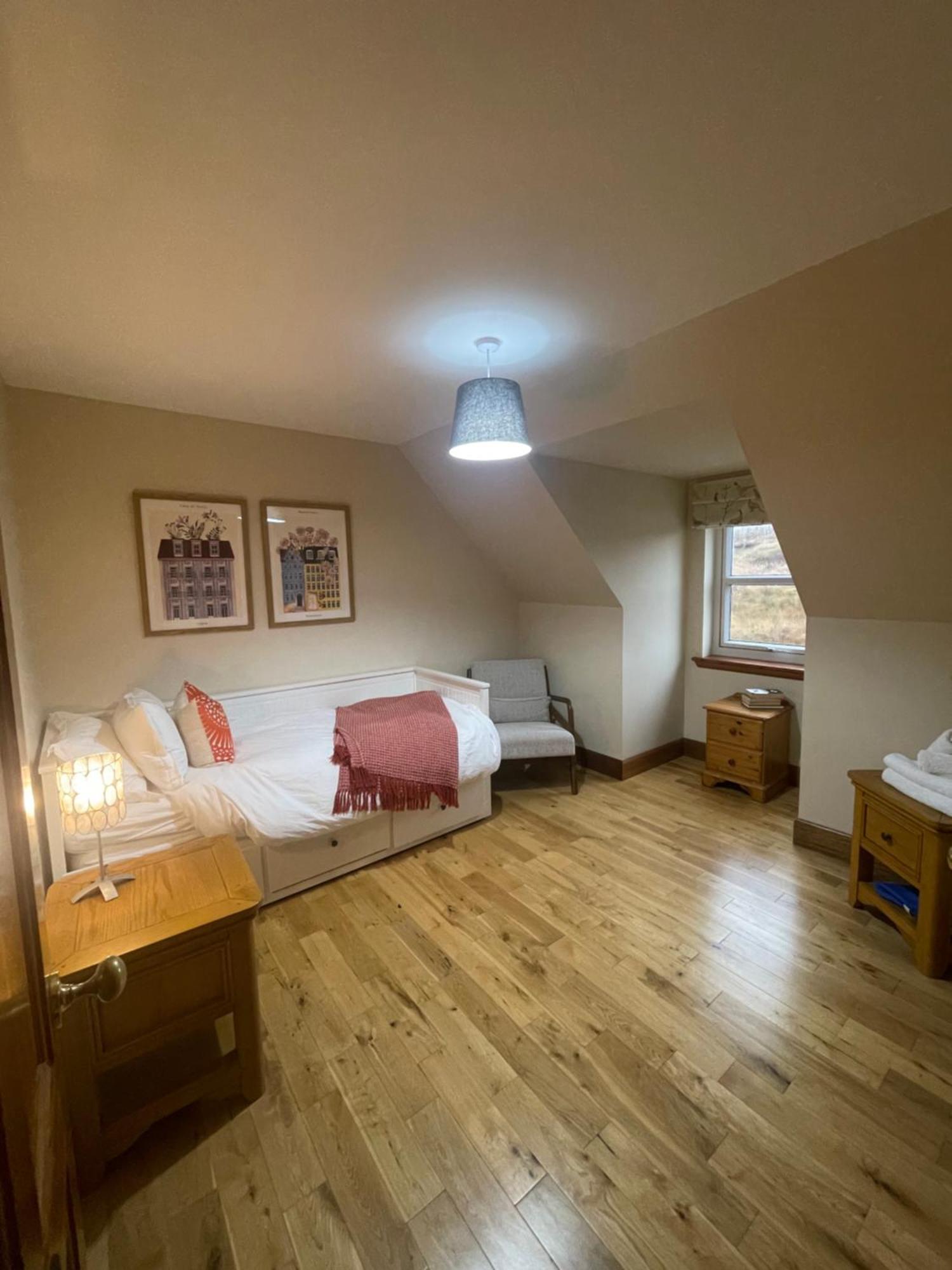 Head In The Skye - Healabhal Cottage Ose ภายนอก รูปภาพ